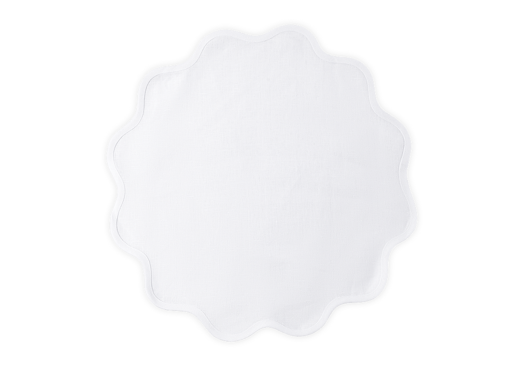 Scallop Edge White/White Circle Placemat, Set of 4