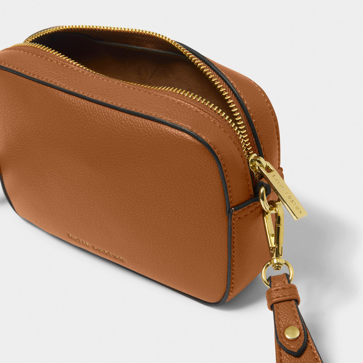 バッグ・カバンその他 MARNI Woman Mini bag Brown SBMP0195U0P6948 00M66 Brown leather Trunkaroo medium shoulder bag | Marni