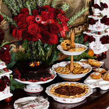 Load image into Gallery viewer, Country Estate Winter Frolic Pie Dish

