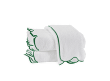 Load image into Gallery viewer, Cairo Scallop Guest Towel, Kelly Green

