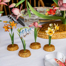 Load image into Gallery viewer, Meadow Walk Daffodil Place Card Holder

