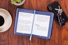 Load image into Gallery viewer, Bible Promises For Graduates - Daily Devotional
