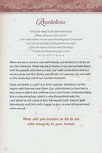 Load image into Gallery viewer, Mr &amp; Mrs: 365 Daily Devotions for Busy Couples

