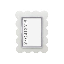 Load image into Gallery viewer, Mod White Acrylic Scallop 4x6 Frame

