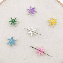 Load image into Gallery viewer, Snowflake Needle Minder, White
