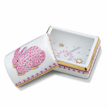 Load image into Gallery viewer, Herend Tooth Fairy Box with Bunny, Raspberry
