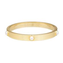 Load image into Gallery viewer, Ribbed Cabochon Pearl &amp; Gold Bangle

