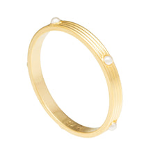 Load image into Gallery viewer, Ribbed Cabochon Pearl &amp; Gold Bangle
