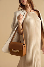 Load image into Gallery viewer, Oxford Handbag
