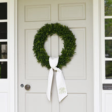 Load image into Gallery viewer, Round Boxwood Wreath, 24"
