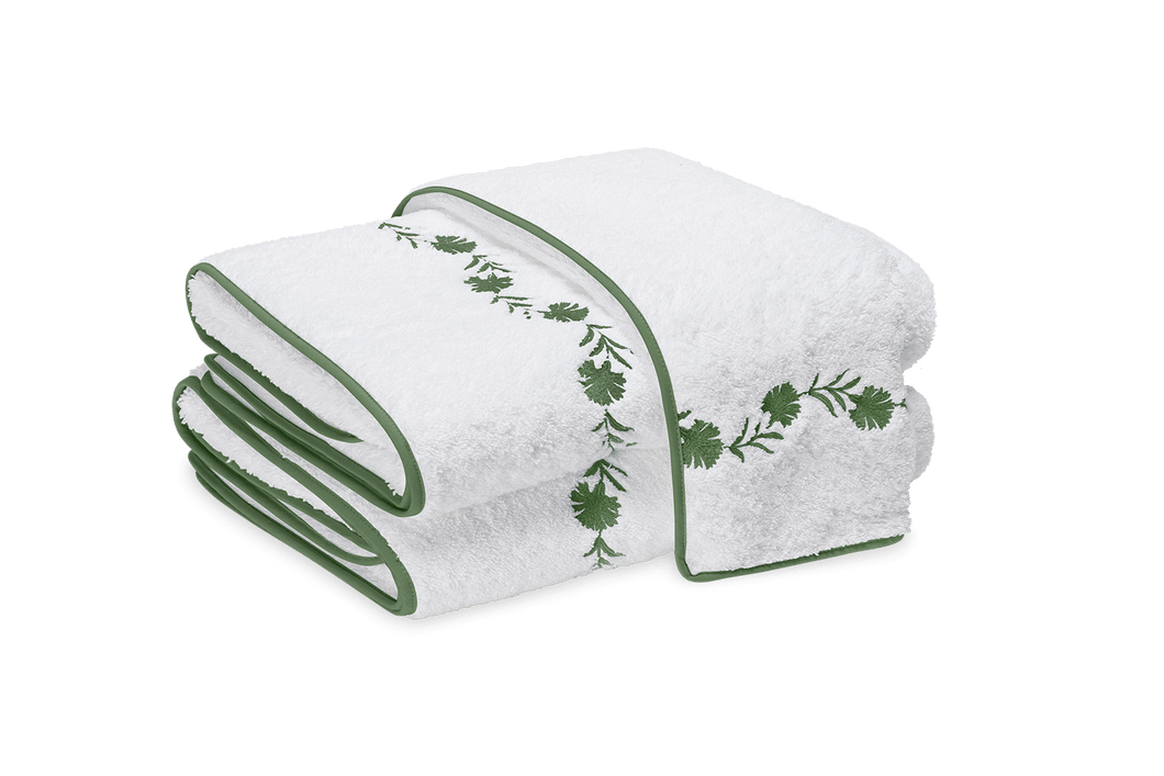 Daphne Hand Towel, Clover