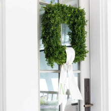 Load image into Gallery viewer, Square Boxwood Wreath, 18"
