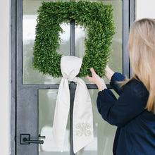 Load image into Gallery viewer, Square Boxwood Wreath, 18"
