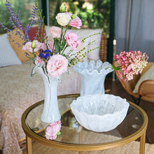 Load image into Gallery viewer, Onda Glass White Small Tulip Vase

