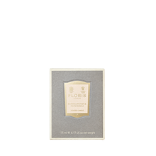 Load image into Gallery viewer, Sandalwood &amp; Patchouli Scented Candle, 175g
