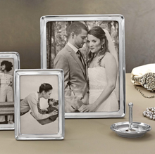 Load image into Gallery viewer, Signature Frame, 8x10
