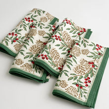 Load image into Gallery viewer, Christmas Garland Napkins, Set of 4m

