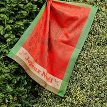 Load image into Gallery viewer, Casse Noisette Noel Rouge Kitchen Towel
