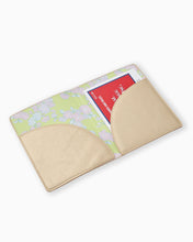 Load image into Gallery viewer, Champagne Mahjong Card Folio
