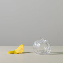 Load image into Gallery viewer, Crackle Pumpkin, S
