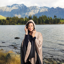 Load image into Gallery viewer, RainCaper - Black &amp;  Camel
