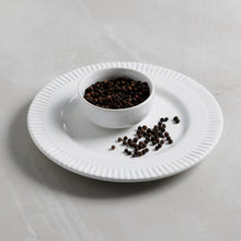 Load image into Gallery viewer, Premium Tellicherry Peppercorns, 2oz
