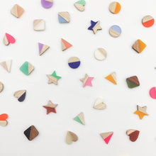 Load image into Gallery viewer, Small Heart Needle Minder, Pink
