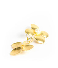 Load image into Gallery viewer, Maggie Earring, Pearl

