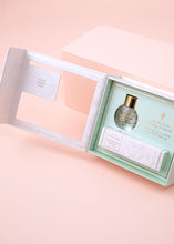 Load image into Gallery viewer, Snowdrop Fragrance Story Gift Set
