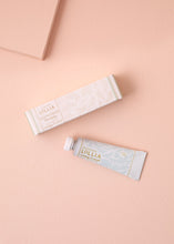 Load image into Gallery viewer, Snowdrop Petite Treat Handcreme
