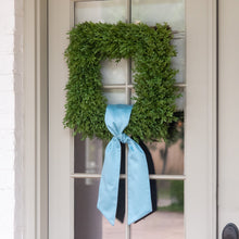 Load image into Gallery viewer, Square Boxwood Wreath, 18"
