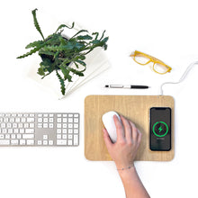 Load image into Gallery viewer, Power Pad Qi Charger Mouse Pad : Natural Wood
