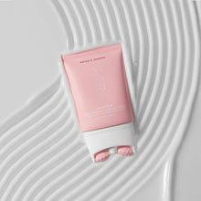 Load image into Gallery viewer, Smooth&#39;D Body Refining Roller Creme
