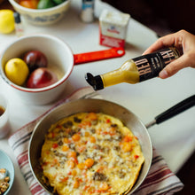 Load image into Gallery viewer, Red Clay Verde Hot Sauce + Marinade
