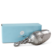 Load image into Gallery viewer, Magnolia Ice Scoop
