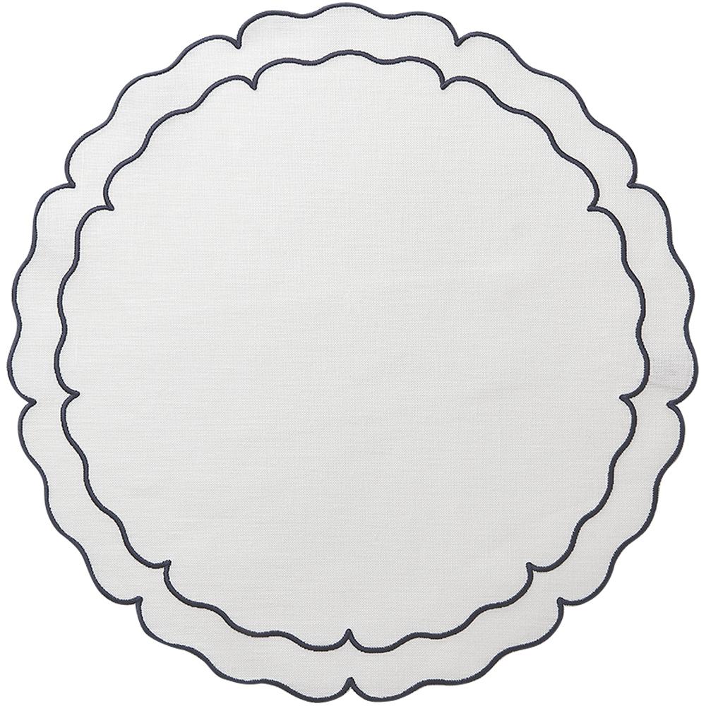 Linho Scalloped Round Placemat White / Navy