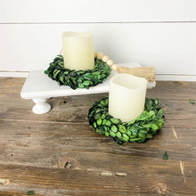 Load image into Gallery viewer, Boxwood Wreath, 6&quot;
