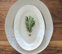 Load image into Gallery viewer, Cantaria Large Oval Platter, White
