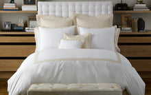 Load image into Gallery viewer, Oberlin Pair of Standard Pillow Cases, Silver
