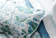 Load image into Gallery viewer, Alba Full/Queen Quilt, Pool
