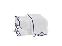 Load image into Gallery viewer, Cairo Scallop Guest Towel, Navy
