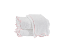 Load image into Gallery viewer, Cairo Scallop Guest Towel, Pink
