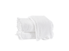 Load image into Gallery viewer, Cairo Scallop Guest Towel, White
