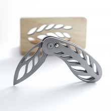 Load image into Gallery viewer, Hand-Cut Automatic Knife, 3.5&quot;
