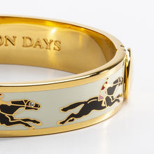 Load image into Gallery viewer, Race Horse Cream &amp; Black Bangle
