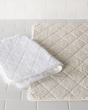 Load image into Gallery viewer, Cairo Quilted Tub Mat, White
