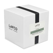 Load image into Gallery viewer, Signature 15.5 oz Ski House Candle, Feu De Bois
