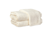 Load image into Gallery viewer, Milagro Bath Towel, Ivory
