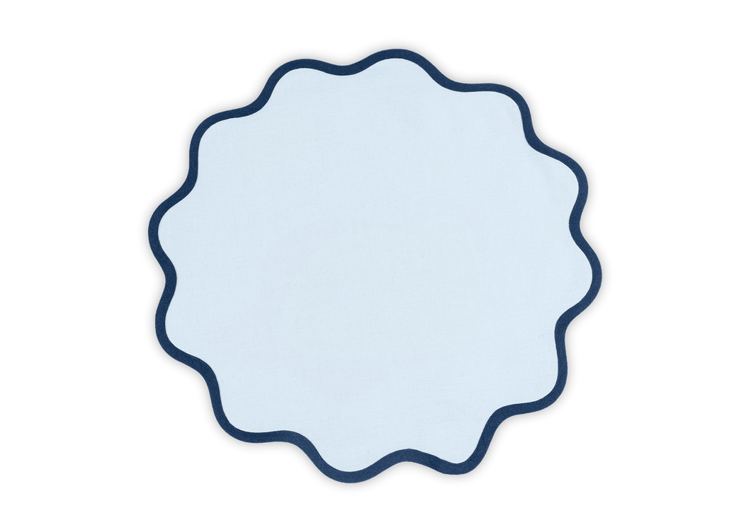 Scallop Edge Ice Blue/Navy Circle Placemat, Set of 4