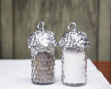 Load image into Gallery viewer, Grape Salt &amp; Pepper Set
